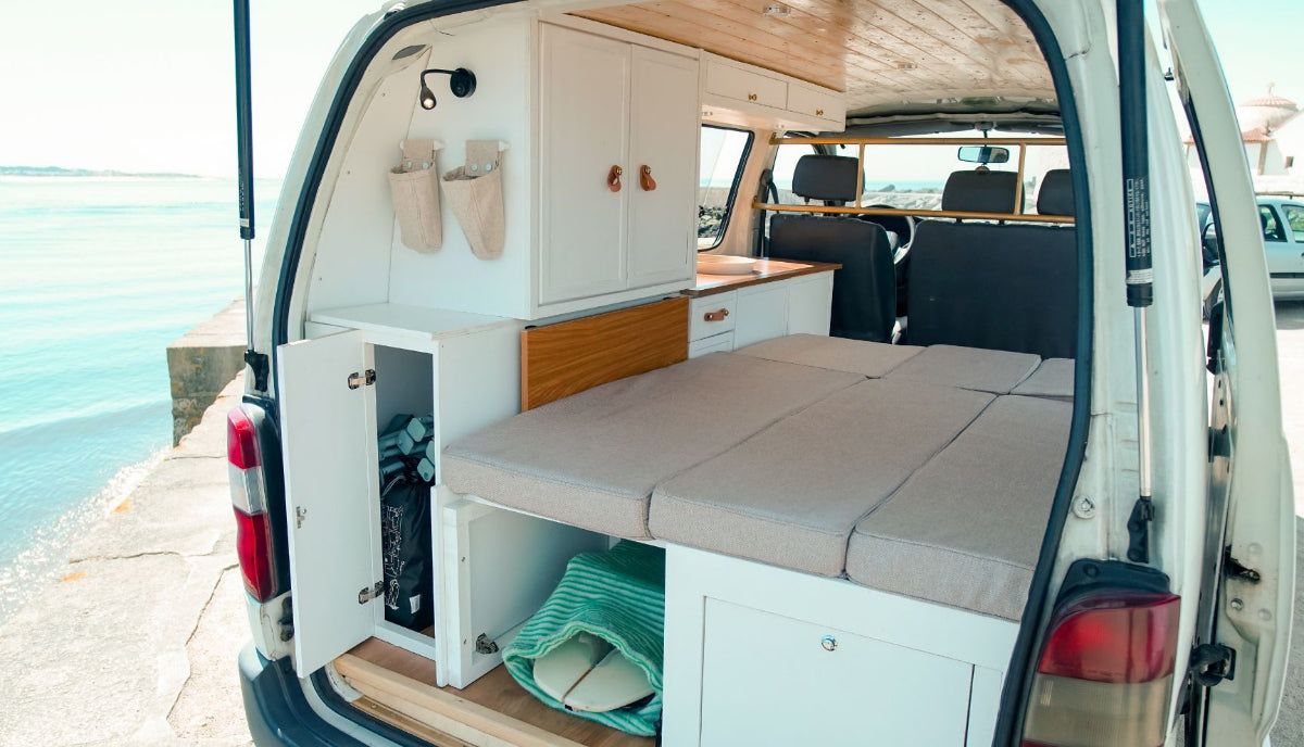Toyota Hiace - Coast