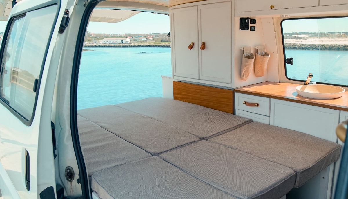Toyota Hiace - Coast