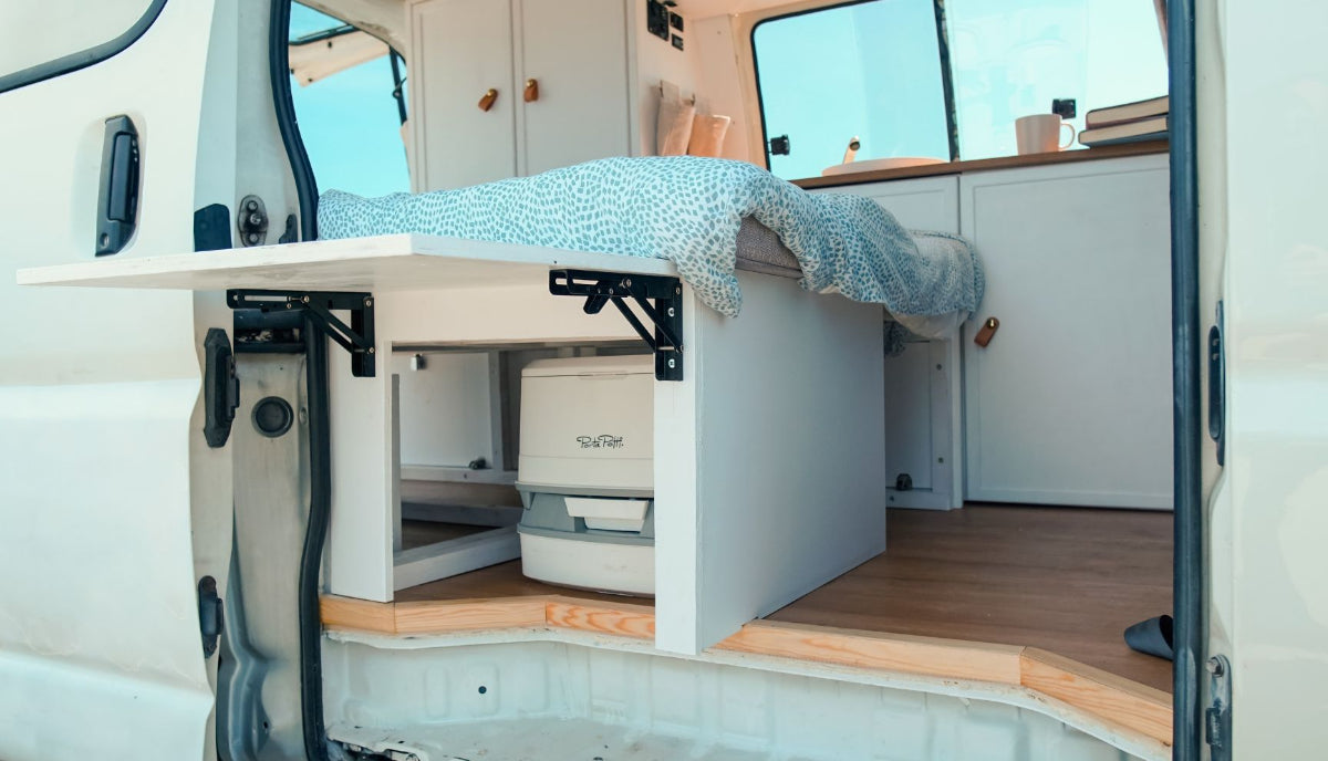 Toyota Hiace - Coast
