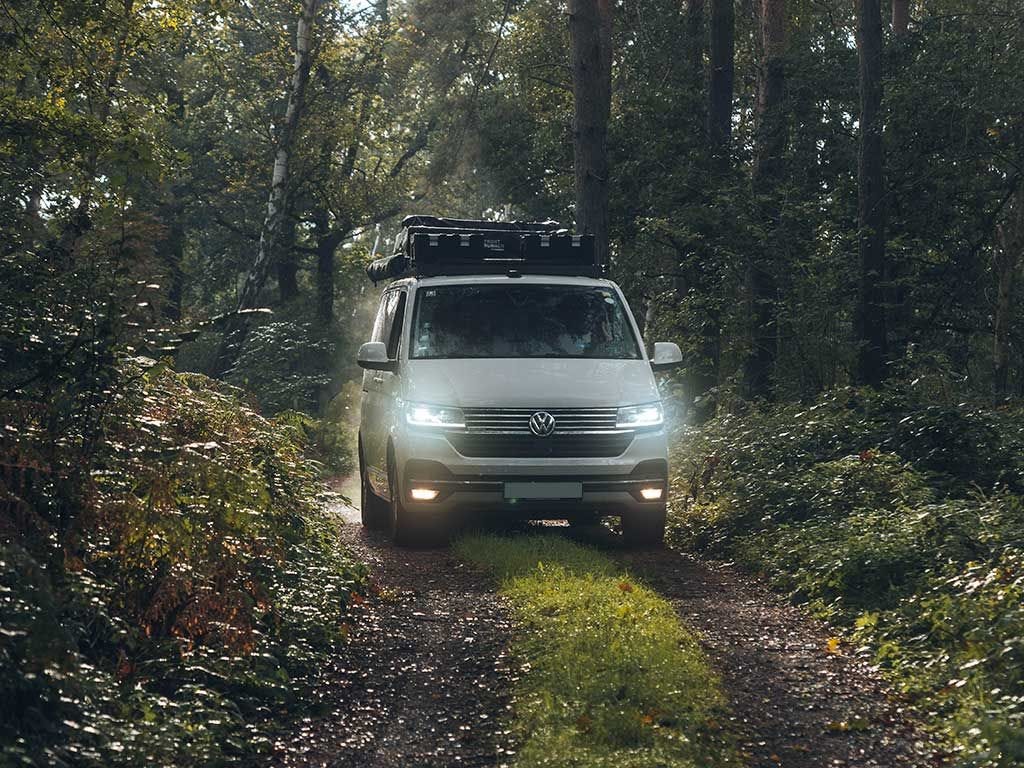 Integrated mounting feet of Front Runner Slimsport roof rack for easy installation without drilling.